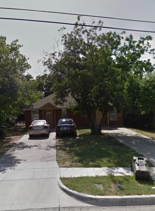 3328-3330 Bright St in Fort Worth, TX - Building Photo