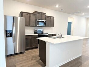 621 Minnie Ln in Pilot Point, TX - Building Photo - Building Photo