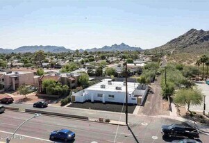 2201 E Cactus Rd, Unit 2B - Furnished Apartment in Phoenix, AZ - Building Photo