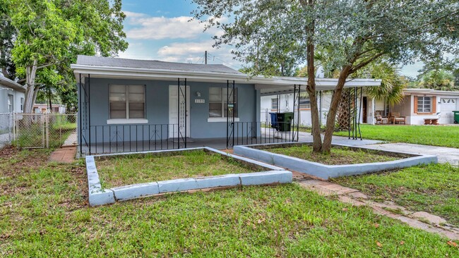 3109 W Douglas St in Tampa, FL - Building Photo - Building Photo