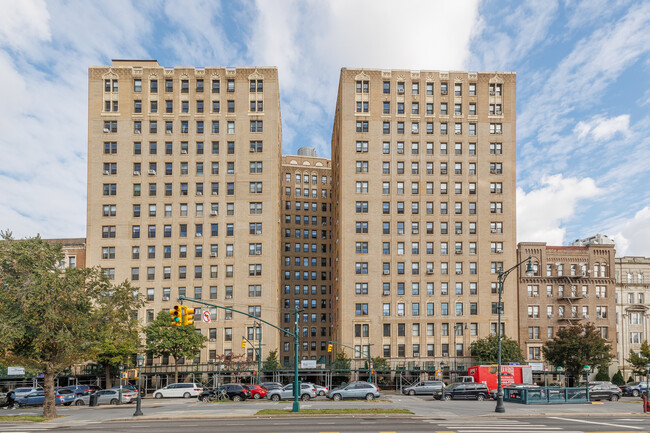 Turner Towers in Brooklyn, NY - Foto de edificio - Building Photo