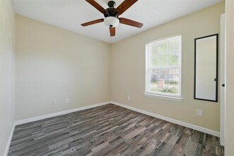 1826 Tiburon Bend in Lewisville, TX - Foto de edificio - Building Photo