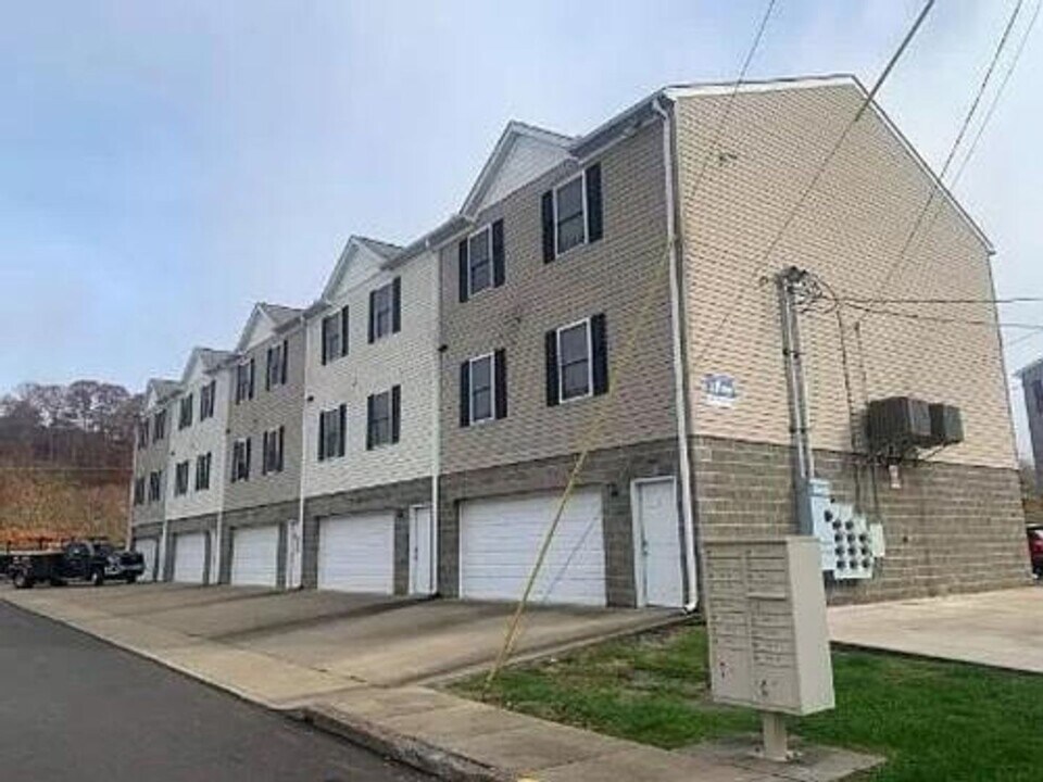 57 Temperance Way in California, PA - Building Photo