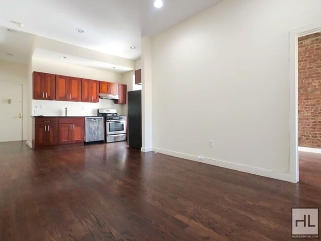 NOSTRAND AVENUE / Spacious 4-bed, 1-bath / in Brooklyn, NY - Building Photo - Building Photo