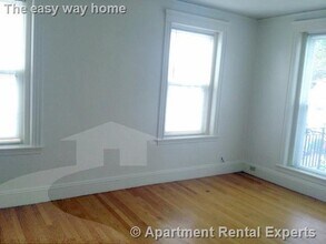 170 Maple St, Unit #207 in Malden, MA - Building Photo - Building Photo