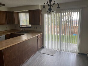 4460 Lief Erikson Dr in Astoria, OR - Building Photo - Building Photo