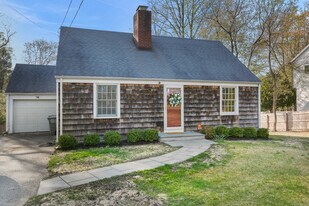 219 Hollow Tree Ridge Rd in Darien, CT - Building Photo