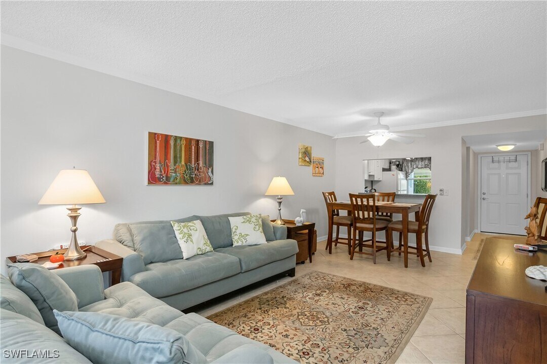 3100 Binnacle Dr in Naples, FL - Building Photo