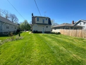 826 N Center St in Naperville, IL - Building Photo - Building Photo