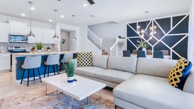 property at 816 Paradise Dr