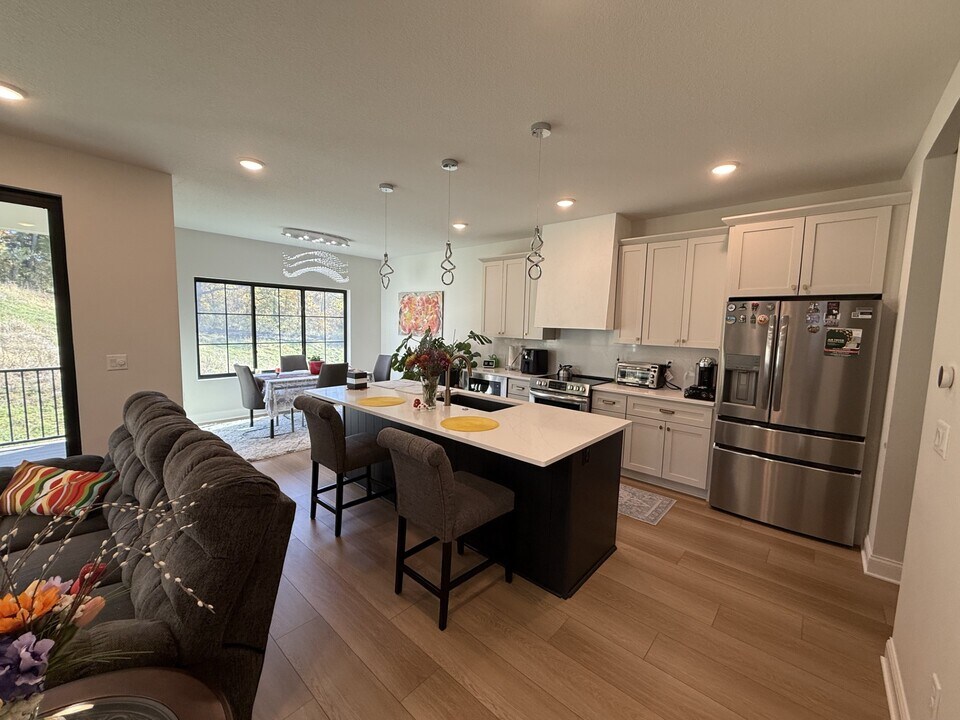 14147 Wilden Dr in Urbandale, IA - Building Photo