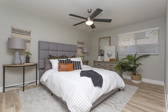 Mariners Cove in Stockton, CA - Building Photo - Interior Photo