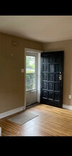 1576 Ferndale Ave, Unit B in Roslyn, PA - Building Photo - Building Photo