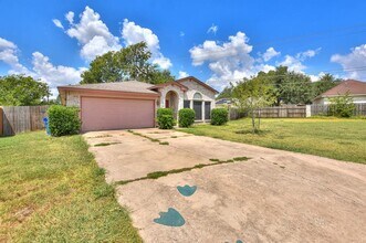 3007 Crystal Cove in Taylor, TX - Building Photo - Building Photo