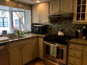 711 Clymer St in Philadelphia, PA - Foto de edificio - Building Photo