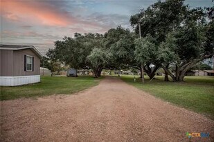 202 Evelyn Ave in Victoria, TX - Building Photo