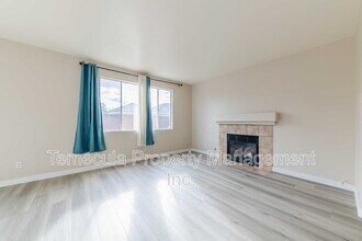 42061 Orange Blossom Dr in Temecula, CA - Building Photo - Building Photo