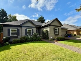 3372 Antigua Dr in Eugene, OR - Building Photo