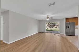 439 Clover Ln in Garland, TX - Building Photo - Building Photo