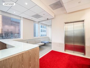 402 E 67th St in New York, NY - Building Photo - Building Photo