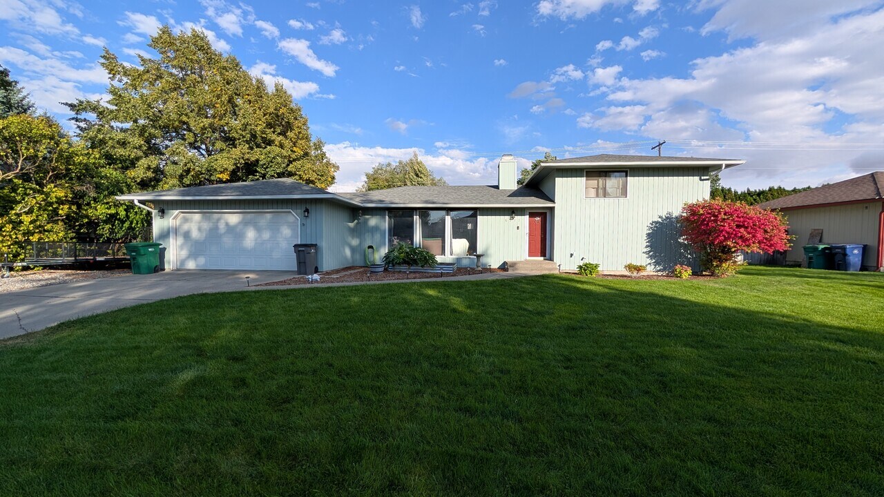 5717 S Ferrall St in Spokane, WA - Foto de edificio
