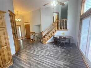 11905 Silverod St NW in Coon Rapids, MN - Foto de edificio - Building Photo