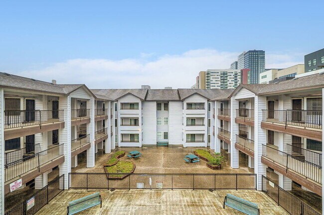 501 W 26th St in Austin, TX - Building Photo - Building Photo