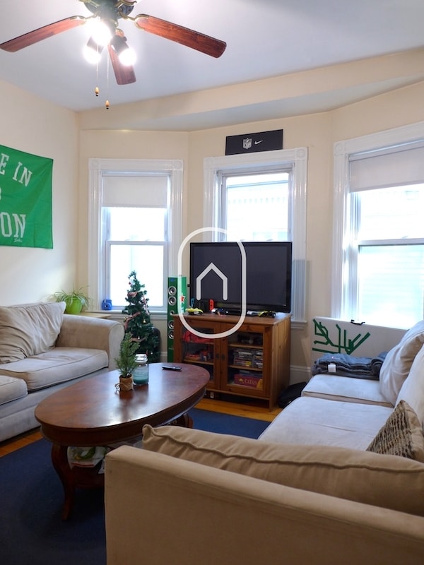 67 Pontiac St in Boston, MA - Building Photo - Building Photo