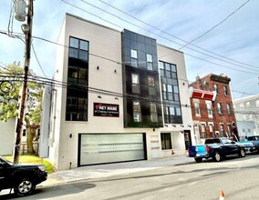 Viney House at Chelsey Commons in Philadelphia, PA - Building Photo - Building Photo