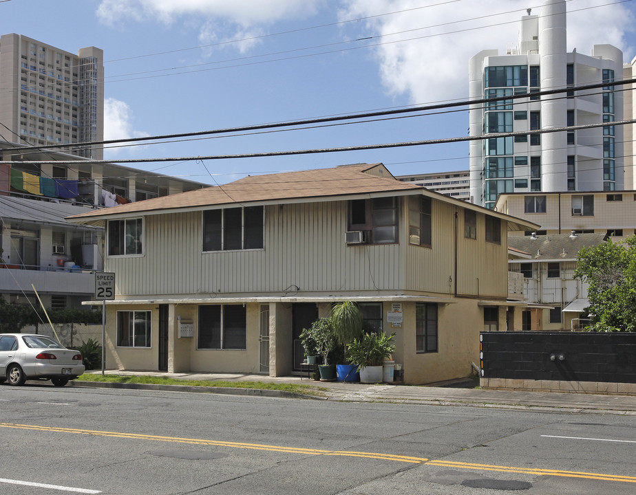 2317 Date St in Honolulu, HI - Building Photo