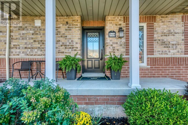 368 Kittridge Rd in Oakville, ON - Building Photo - Building Photo