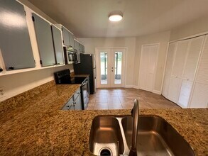 1216 N Fairway Dr in Apopka, FL - Foto de edificio - Building Photo