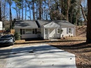 2158 Beecher Rd SW in Atlanta, GA - Building Photo - Building Photo