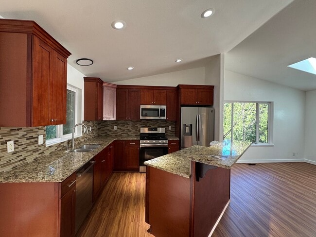 10 Sandalwood Circle in Bellingham, WA - Building Photo - Building Photo