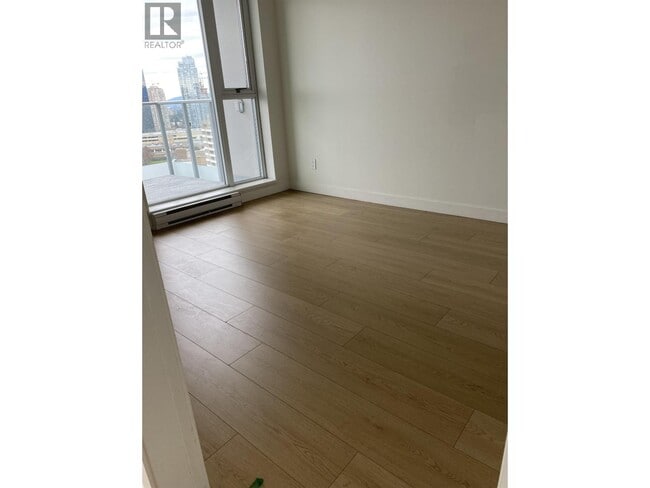 6588 Nelson Ave in Burnaby, BC - Building Photo - Building Photo