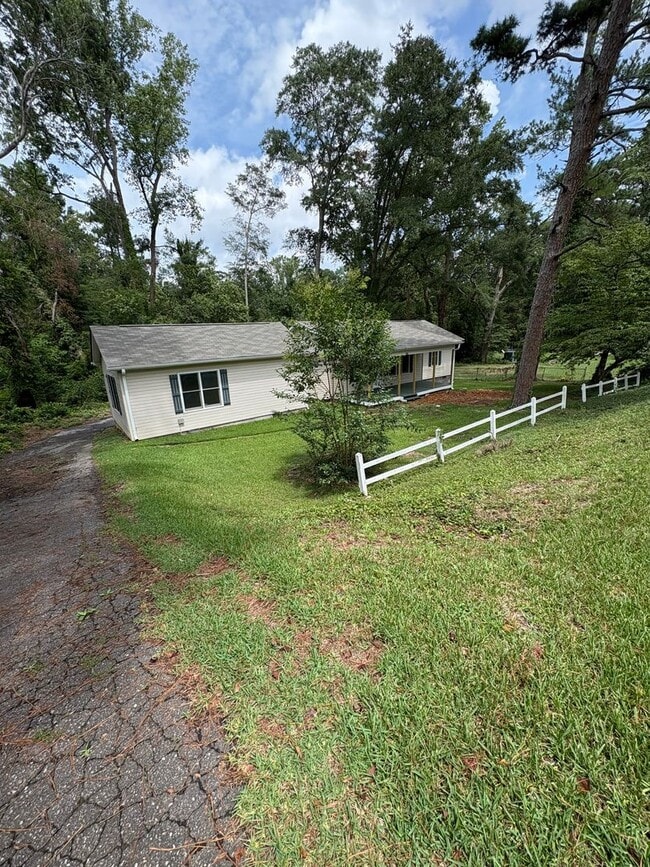 property at 124 E Crescent Rd