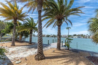 9020 Gulf Blvd in St Pete Beach, FL - Building Photo - Building Photo