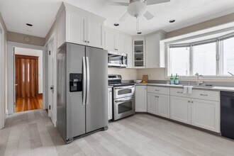 324 Beech St, Unit 1 in Boston, MA - Foto de edificio - Building Photo