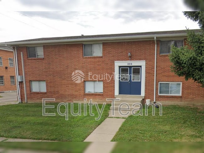 property at 204 N 10th St