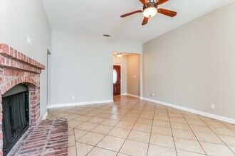 8145 Tanner Ave in Fort Worth, TX - Foto de edificio - Building Photo