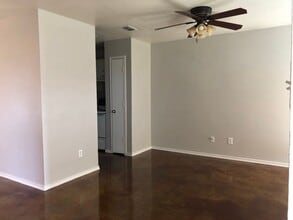 15120 Oaks W Dr in Tyler, TX - Building Photo - Building Photo