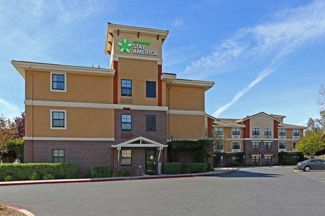 Furnished Studio - Elk Grove in Elk Grove, CA - Foto de edificio - Building Photo