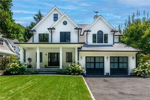 31 Hazel St in Darien, CT - Building Photo