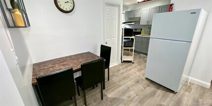41-22-4175 75th St in Queens, NY - Building Photo - Building Photo