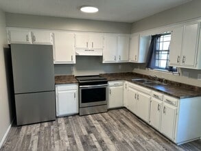 109 Schimm Cir Dr in Carl Junction, MO - Building Photo - Building Photo