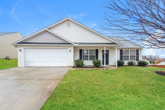 200 Crescent Creek Ct in Greenville, SC - Foto de edificio