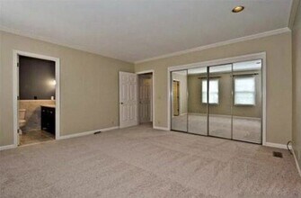 105 Saint Charles Pl in Nashville, TN - Foto de edificio - Building Photo