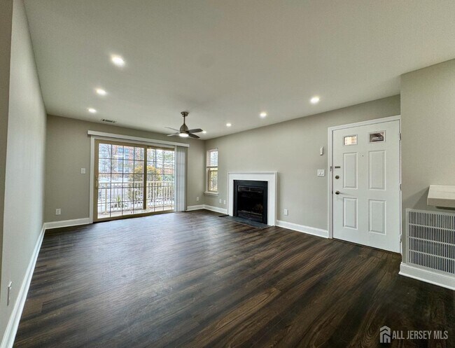 10 Lear Ct in East Brunswick, NJ - Building Photo - Building Photo