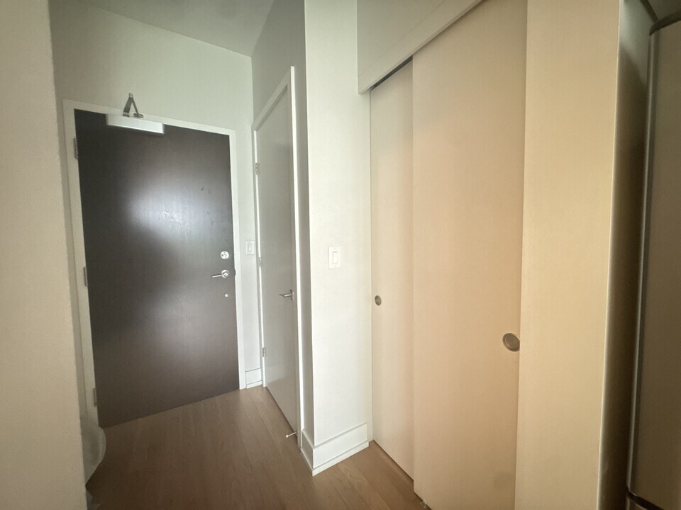 360 Patricia Ave in Ottawa, ON - Building Photo