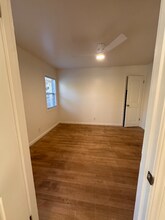 210 S E St in Santa Rosa, CA - Foto de edificio - Building Photo